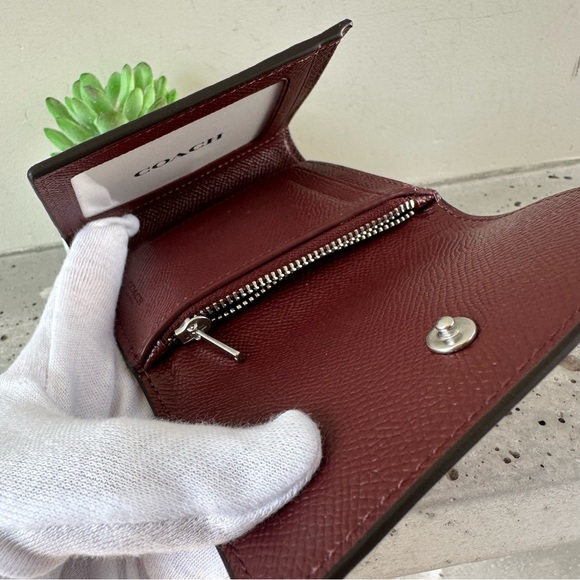 NWT Coach Small Trifold Wallet - Picture 7 of 10
